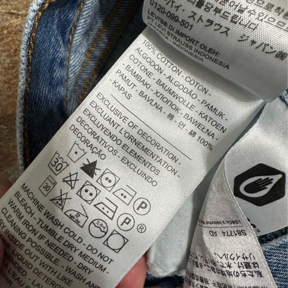 Levi’s Wedgie Fit High Rise Distressed Jeans Button Fly Size 25 - Picture 12 of 16